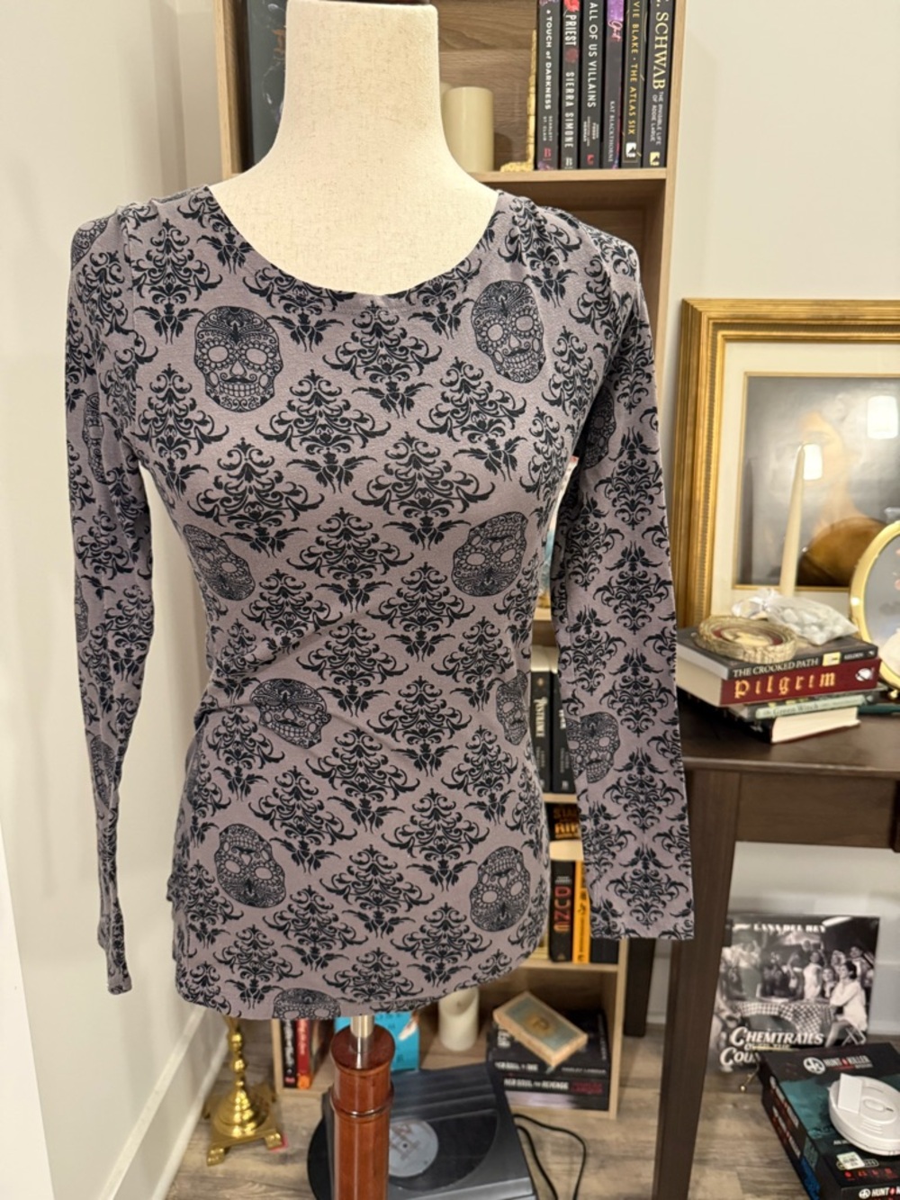RUE 21 | Y2K Long-Sleeve Gray Skull Print Women's Top M